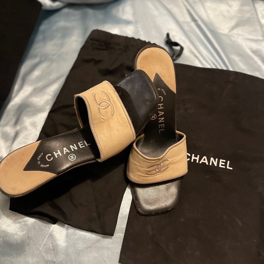 Chanel Women's Cream Mules - Picture 3 of 9